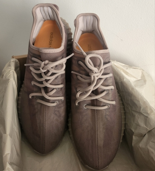 Size 12.5 YEEZY BOOST 350 Sneakers By Adidas - Picture 4 of 7